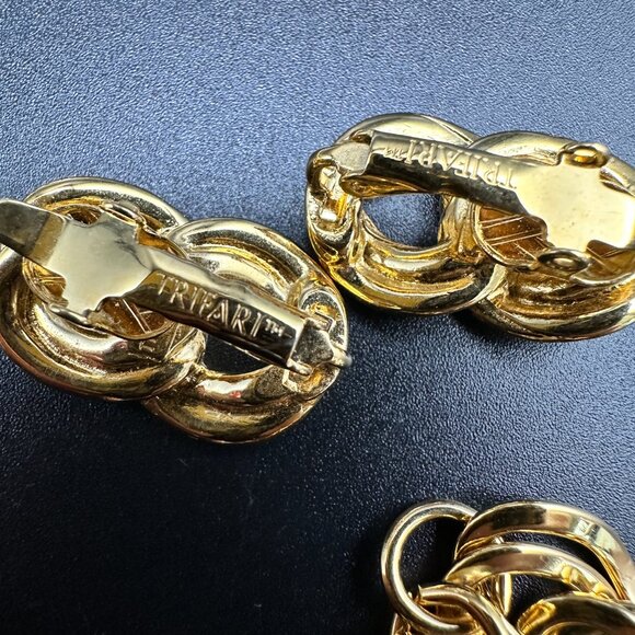 Vintage Trifari Gold Tone Double Curb Link Chain Necklace Bracelet Earrings set - Picture 6 of 13